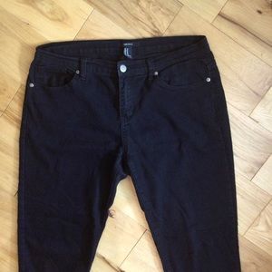 Mid-Rise Black Skinny Jeans
